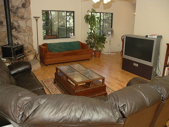 2nd image of 1733 Evergreen Ln