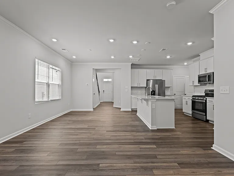 5860 Woodlawn Dr — Photo 16