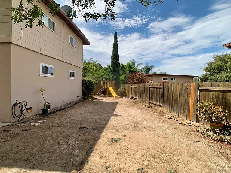 6190 Dixie Dr — Photo 14