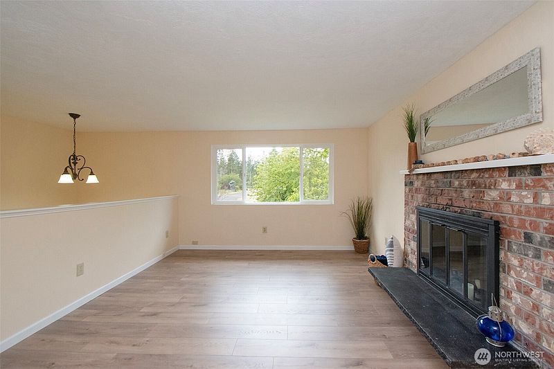 5th image of 71 Whispering Firs Road