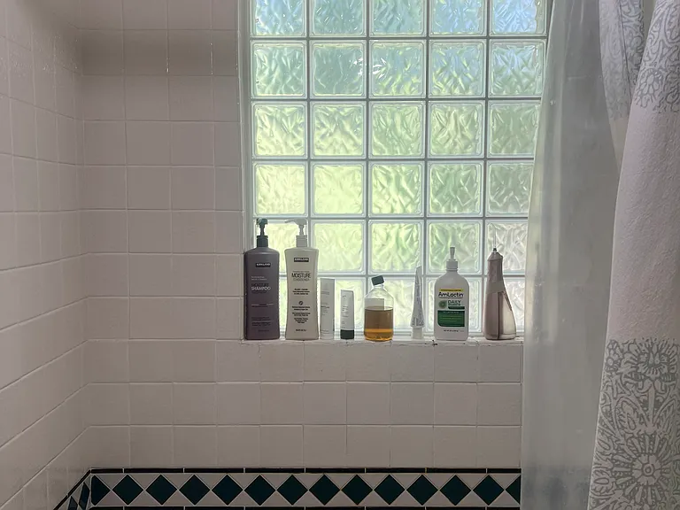 808 Beverly Ave — Photo 11