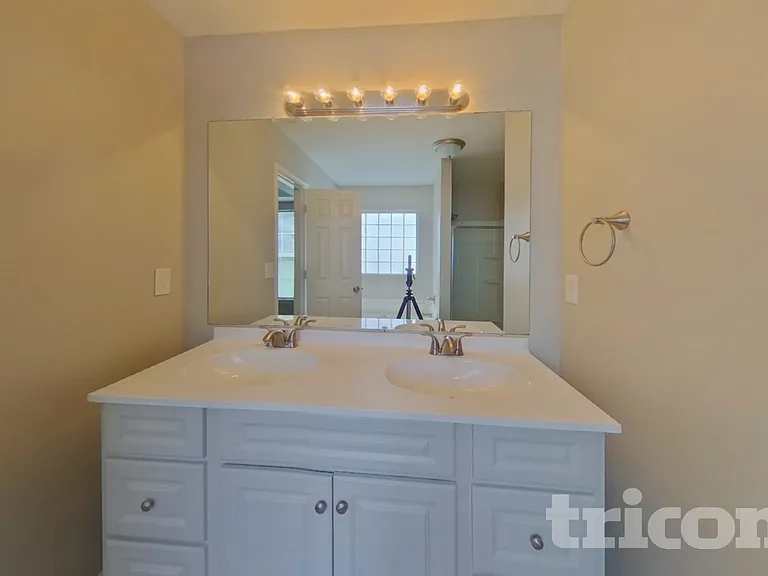 7715 Hidden Creek Dr — Photo 7