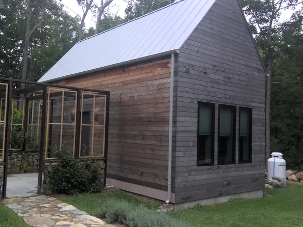 73 Pigeon Hill St #A, Rockport, MA 01966