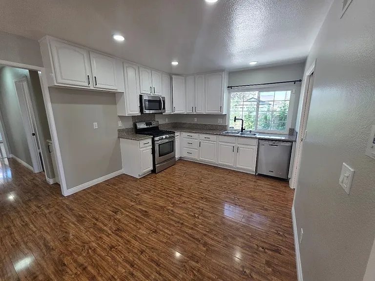12947 Arabella Pl — Photo 30