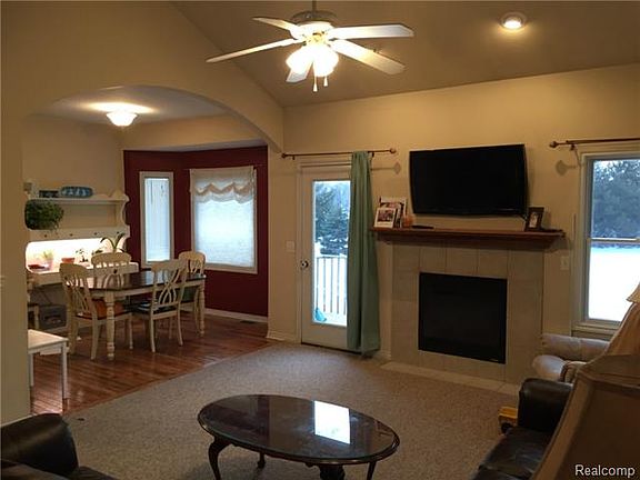 5th image of 9662 Mohican Ct