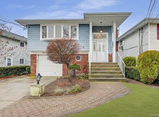 98 Union Place, Lynbrook, NY 11563