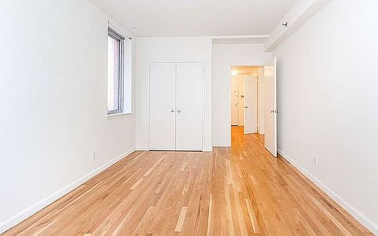 3rd image of 160 W 22nd St APT 905