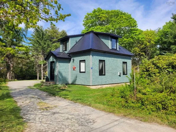 35 McDonald Rd, Queens, NS B0T 1K0
