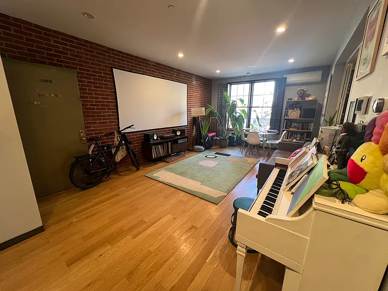 1738 Harman St #2F — Photo 1