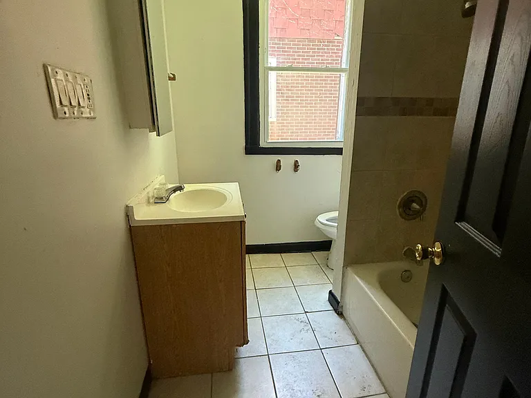 43 Treacy Ave #1F — Photo 5
