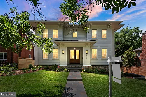 5022 Cathedral Ave NW Photo 1