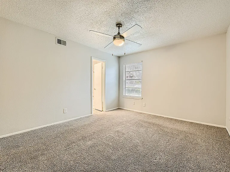 500 Tish Circle #405 - Web Quality - 008 - 12 Primary Bedroom