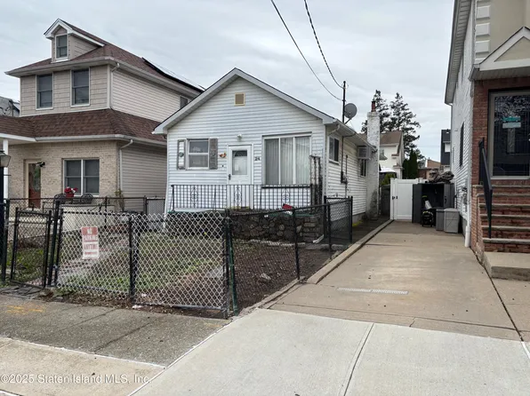 24 Glover St, Staten Island, NY 10308