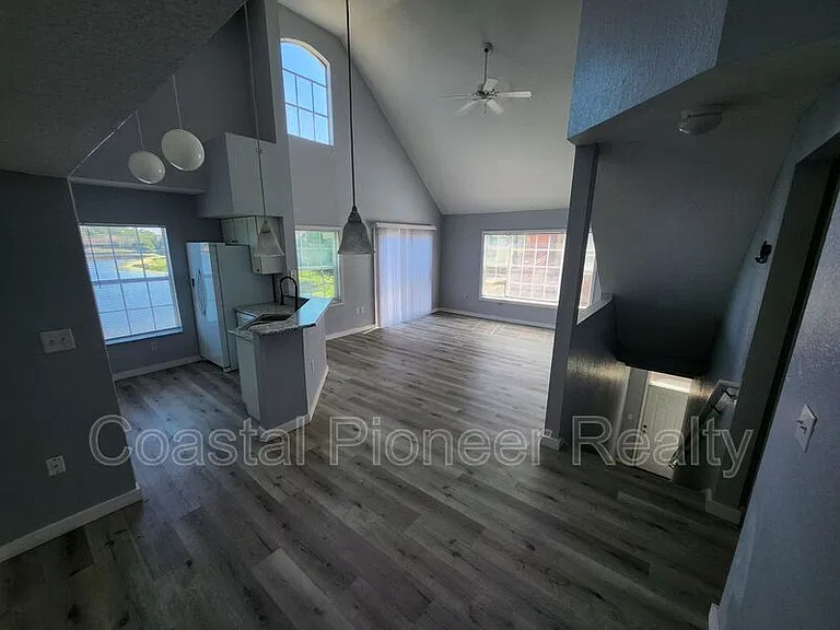 9232 Lake Chase Island Way — Photo 5
