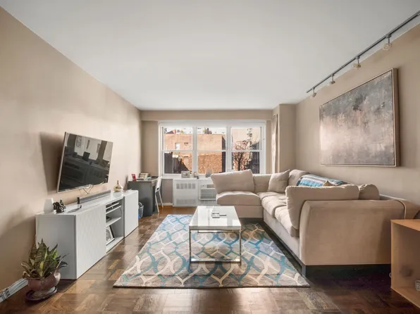 251 East 51st Street image 1 of 14