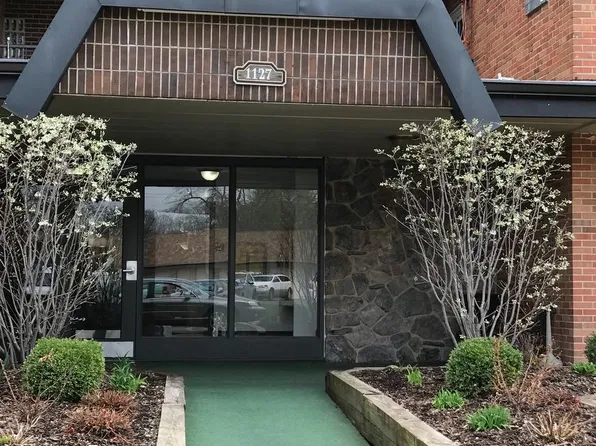 1127 S Old Wilke Rd #6204, Arlington Heights, IL 60005