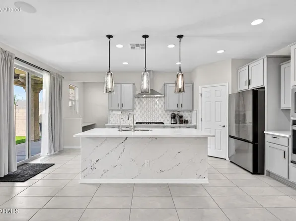 9022 W LUKE Avenue, Glendale, AZ 85305