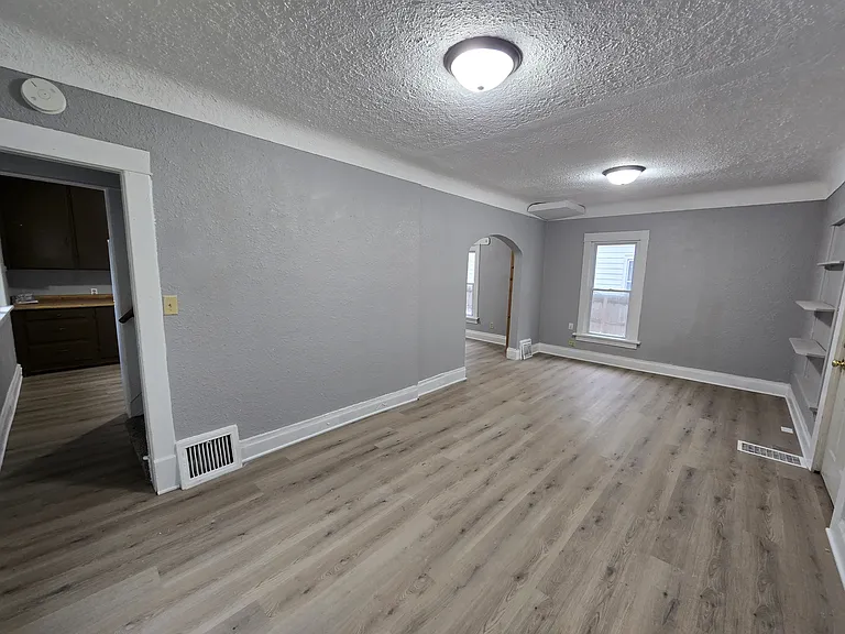 642 Dawson St — Photo 5
