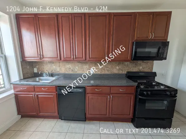 1204 John F Kennedy Blvd, Bayonne, NJ