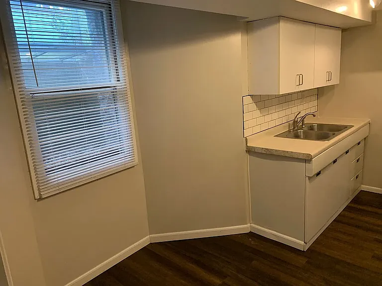 1685 Taylor Ave W #4 — Photo 6