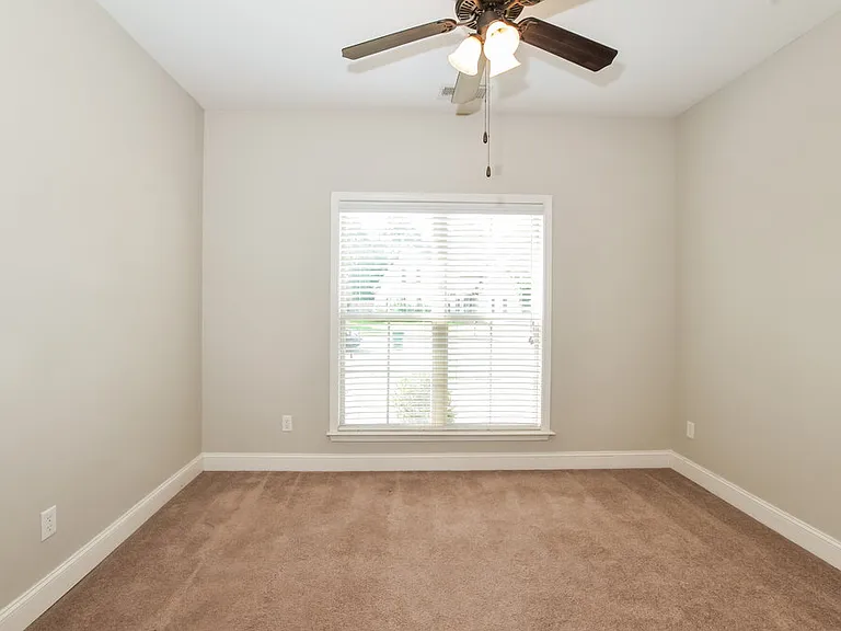 2647 Champion Hills Dr — Photo 14