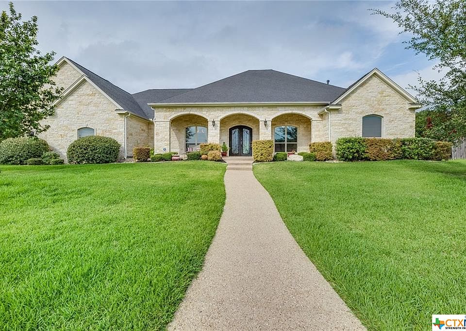 1st image of 601 Cliff Dr