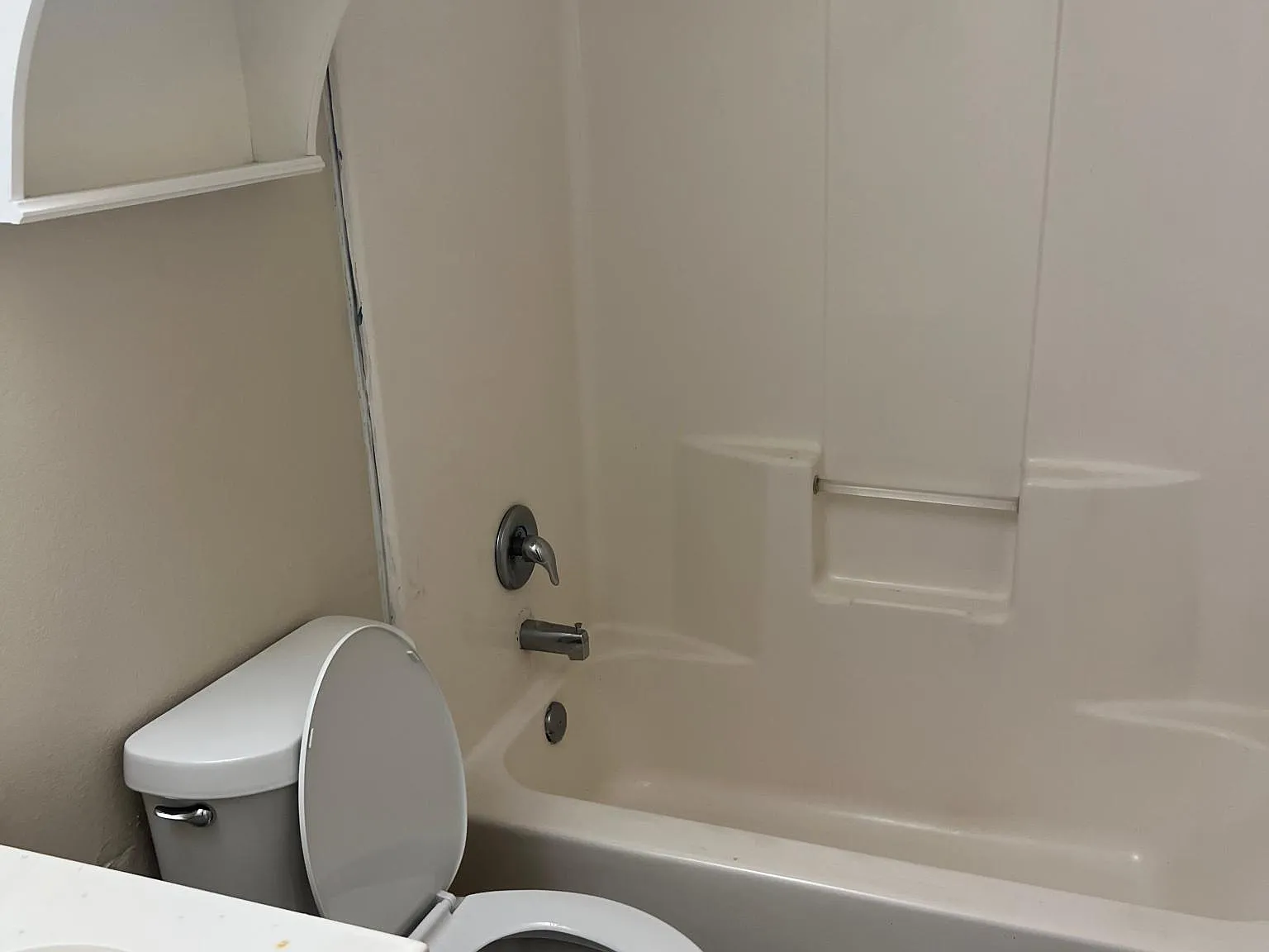 2 bed, 1.5 bath, 1100 sqft, $825 — Photo 4