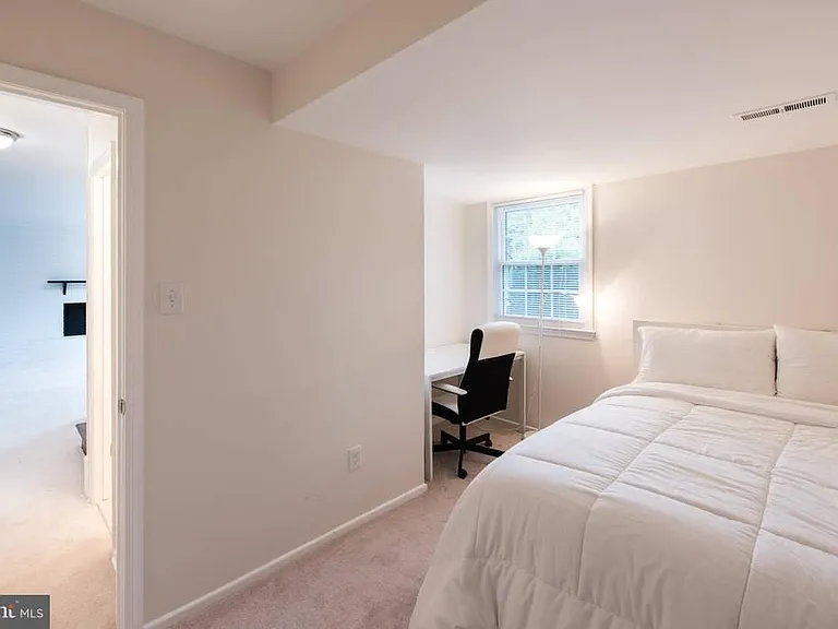 1618 Palm Springs Dr — Photo 14