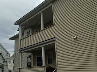 25 Tweed St, Pawtucket, RI 02861