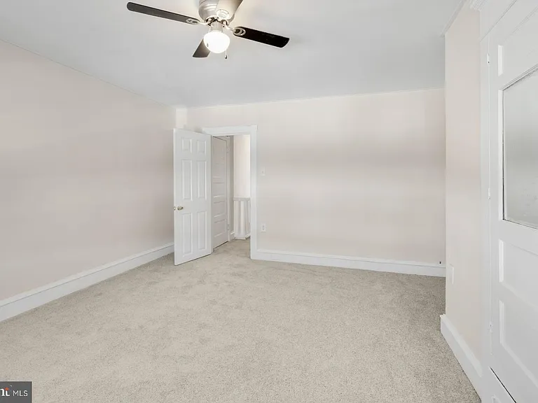 2323 E Cambria St — Photo 25