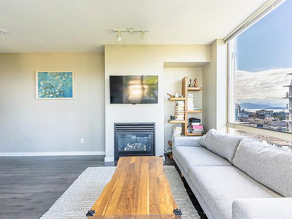 4th image of 1316 W 11th Ave #1005