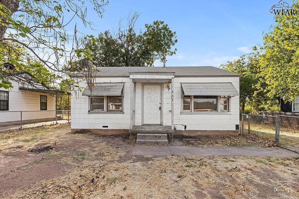 2 bed, 1.0 bath, 720 sqft, $995 — Photo 2