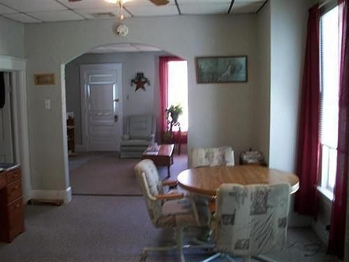 4th image of 201 S Schuyler St