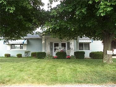 2nd image of 301 Alder St