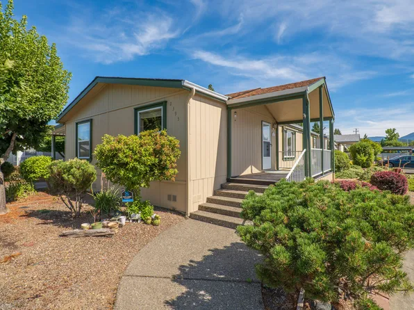 2395 Ryan Ct, Grants Pass, OR 97527