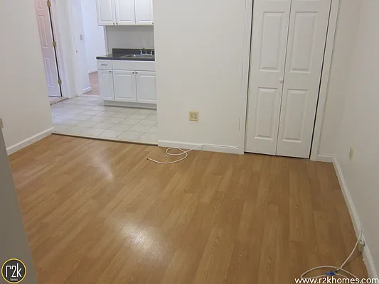 Rented by Realty 2000 Corp | media 2