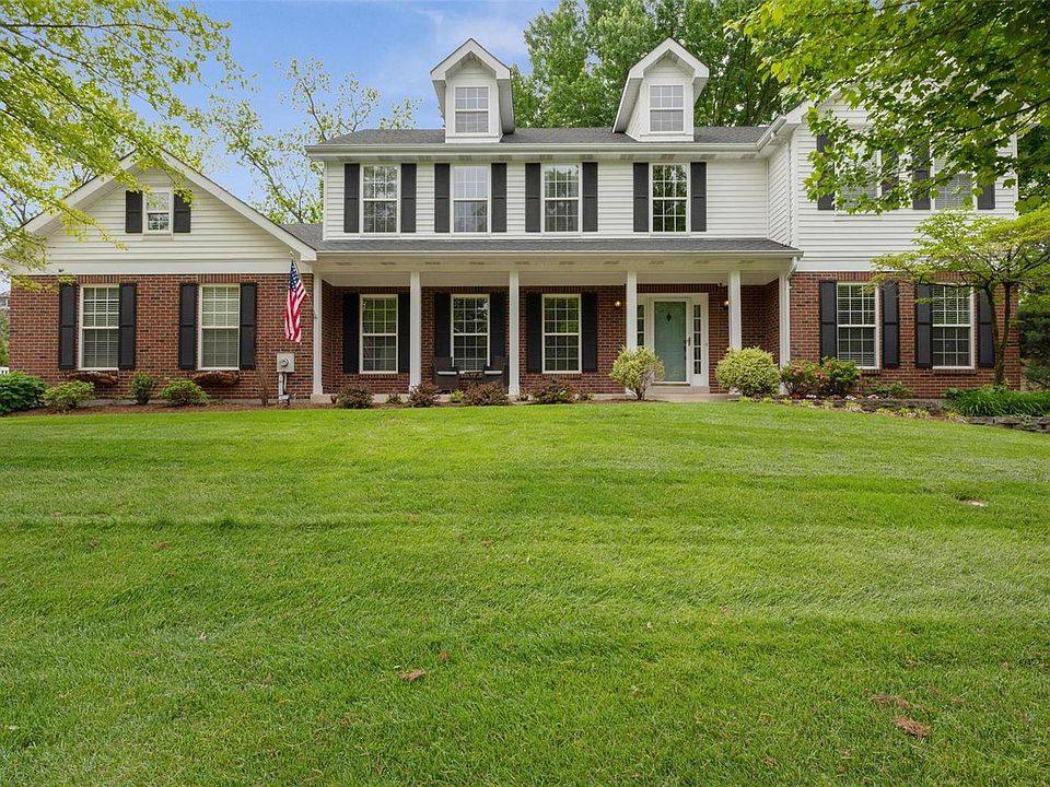 1st image of 424 Woodview Manor Ln