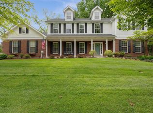 424 Woodview Manor Ln, Saint Louis, MO