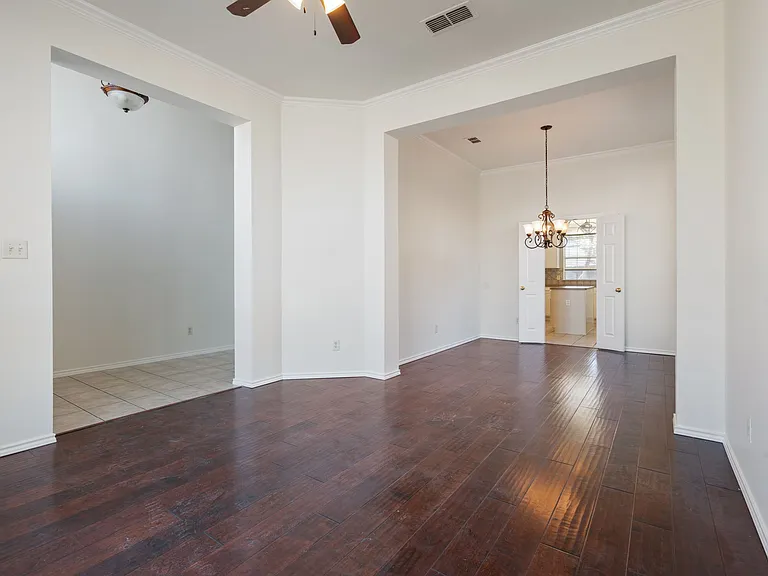 8513 Stetson Dr — Photo 6