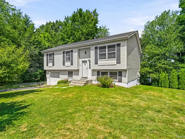 6 Virginia Circle, Newburgh, NY 12550