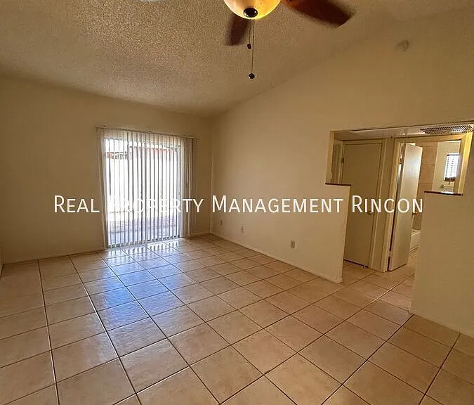 1417 N El Rio Dr — Photo 6