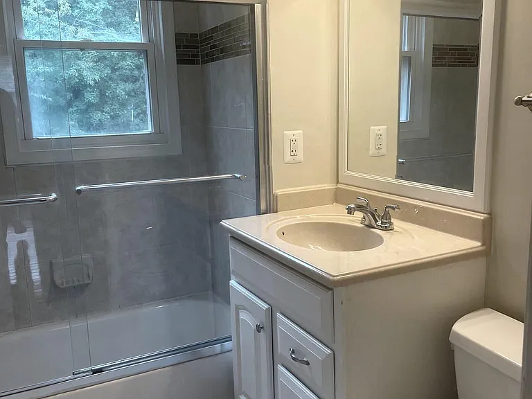 5102 Glassmanor Dr — Photo 8