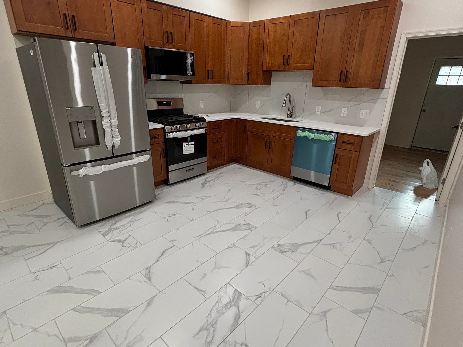2 bed, $2,500 — Photo 1