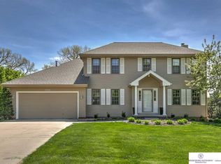 17115 Weir St, Omaha, NE 68135