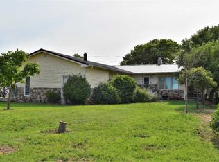 430 W 2nd St, Grainfield, KS 67737