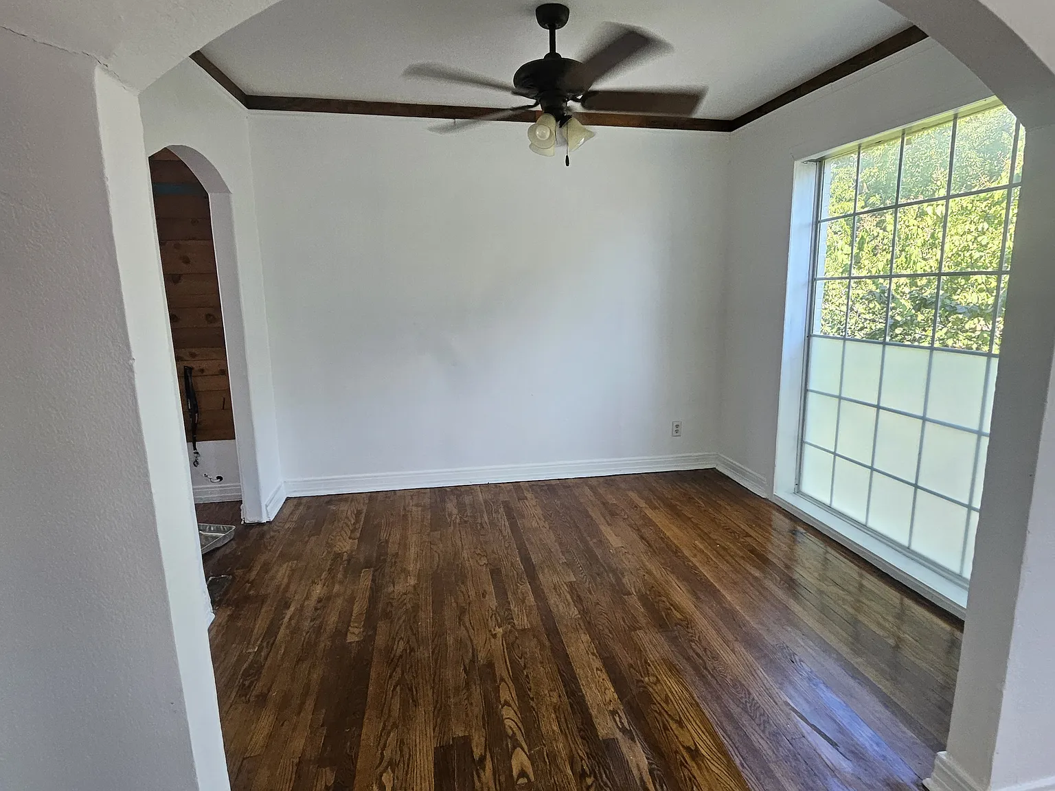 635 N Edgefield Ave — Photo 3