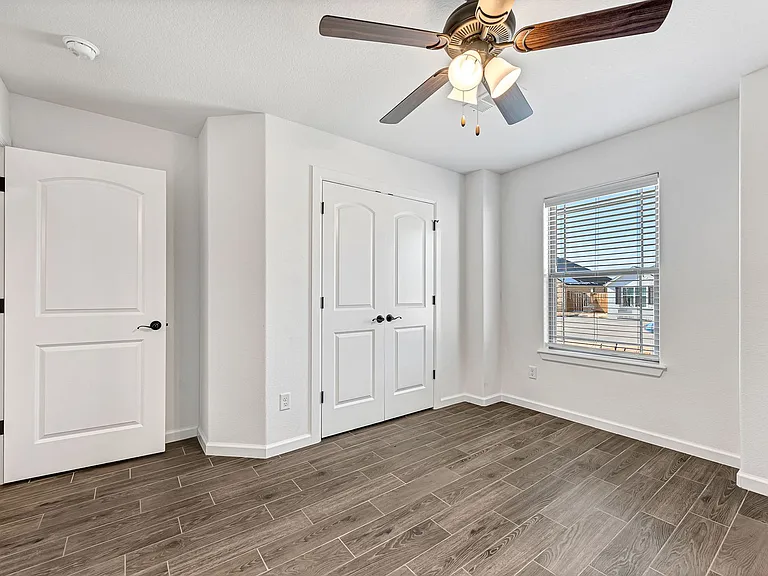 266 S Coventry Ave — Photo 19