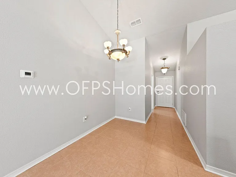 107 Cabana Way — Photo 3