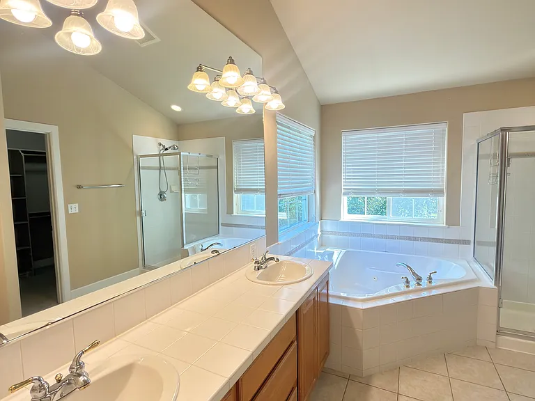 15913 Bridgeview Dr — Photo 14