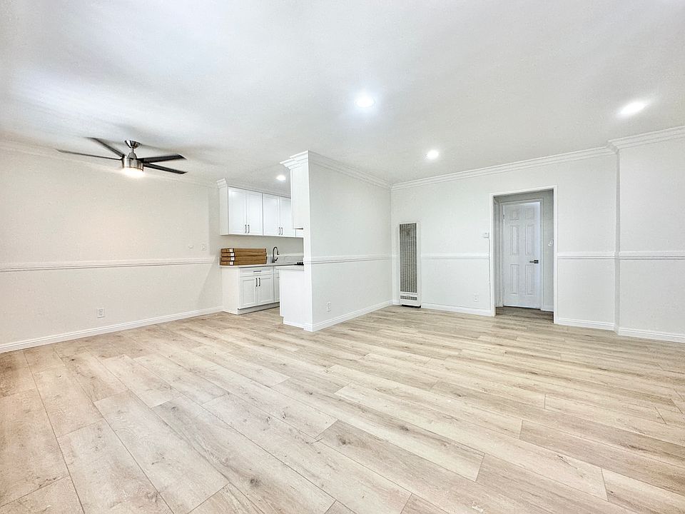 1st image of 16215 Vanowen St APT 1